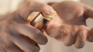 Ten-Uses-Of-Elixir-Ultime-Elixir-Ultime-Article-02-Kerastase